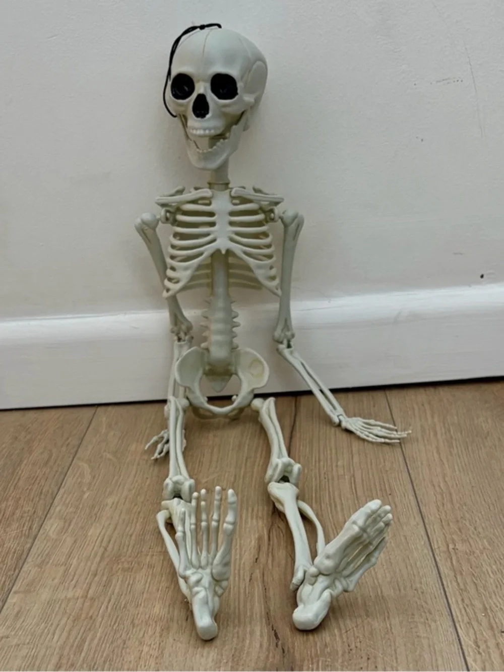 Halloween Poseable Skeleton Decoration – Lightweight Plastic Spooky Decor